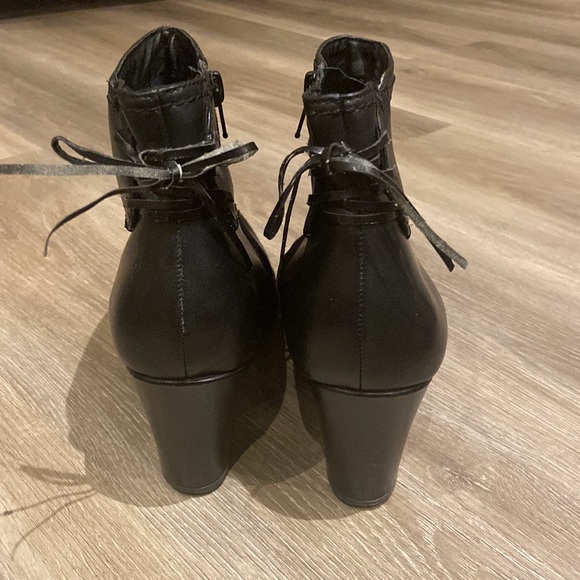 Tamaris black ankle boots - Picture 2 of 11